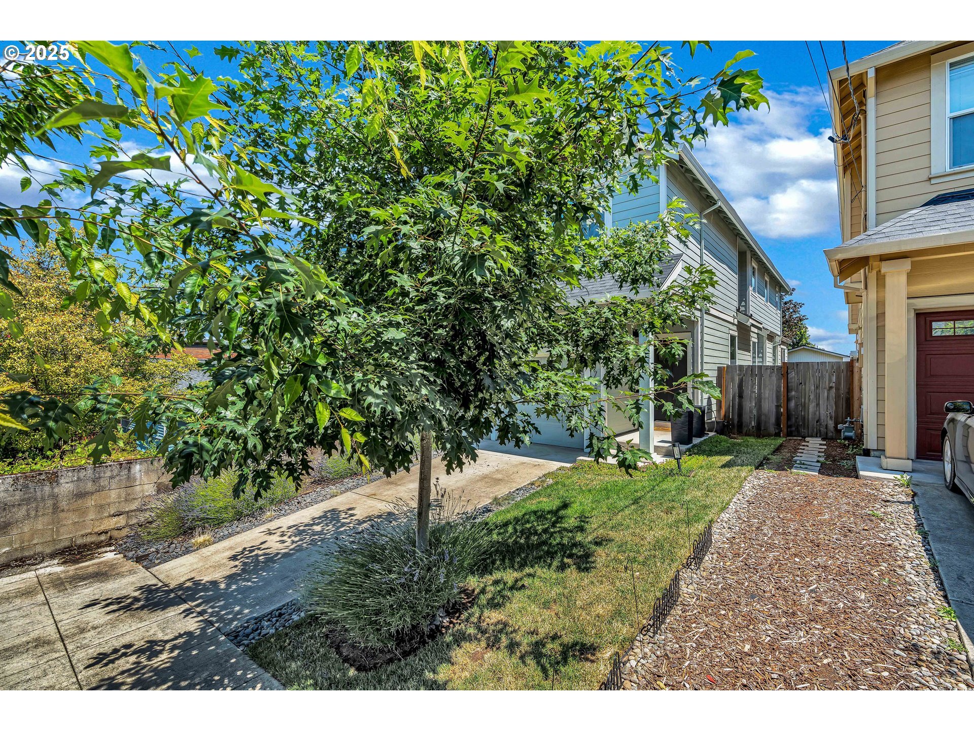 Property Photo: 1722 NE 80th Ave OR 97213