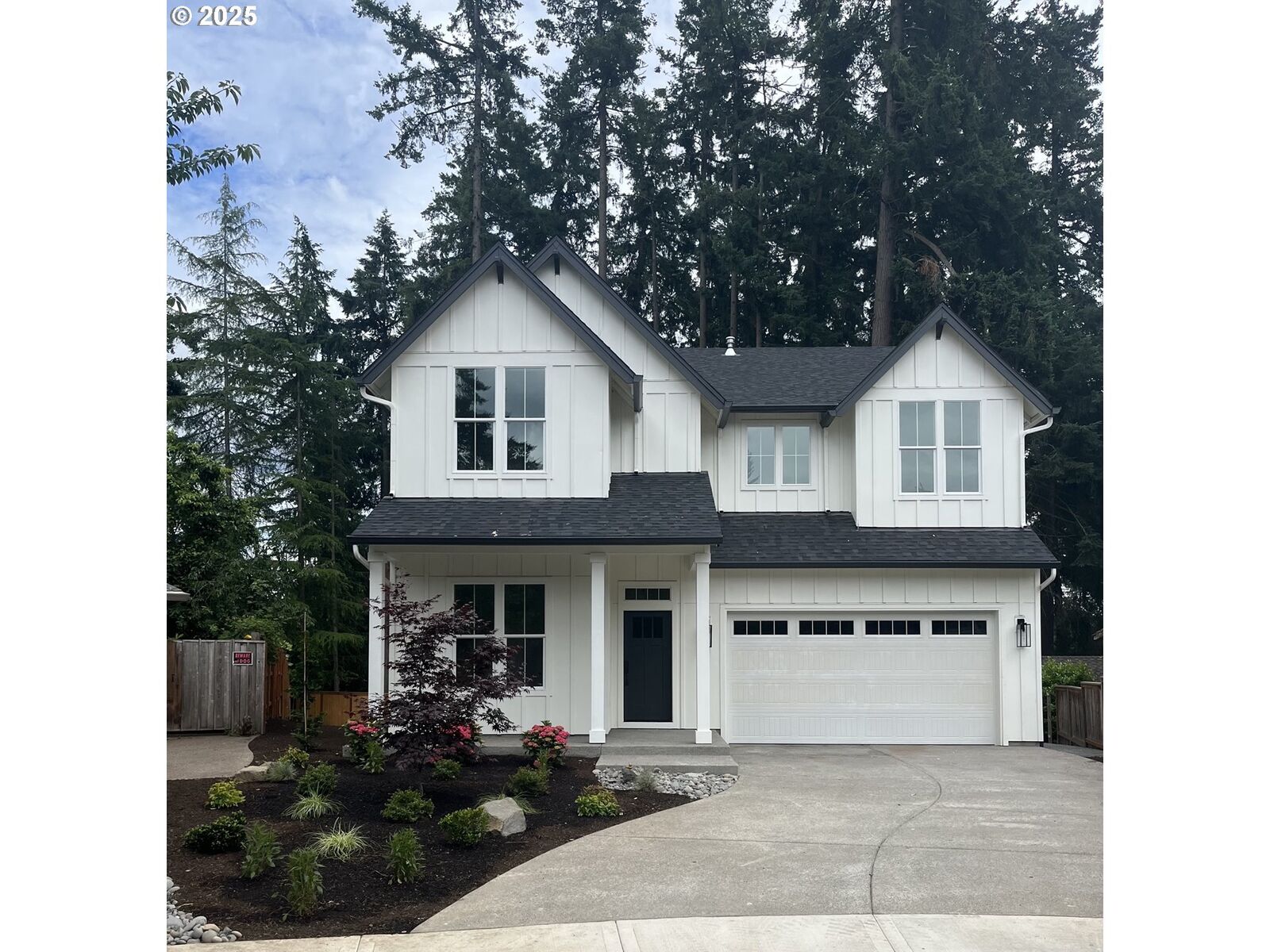 Property Photo: 8742 SW Shawn Pl OR 97223