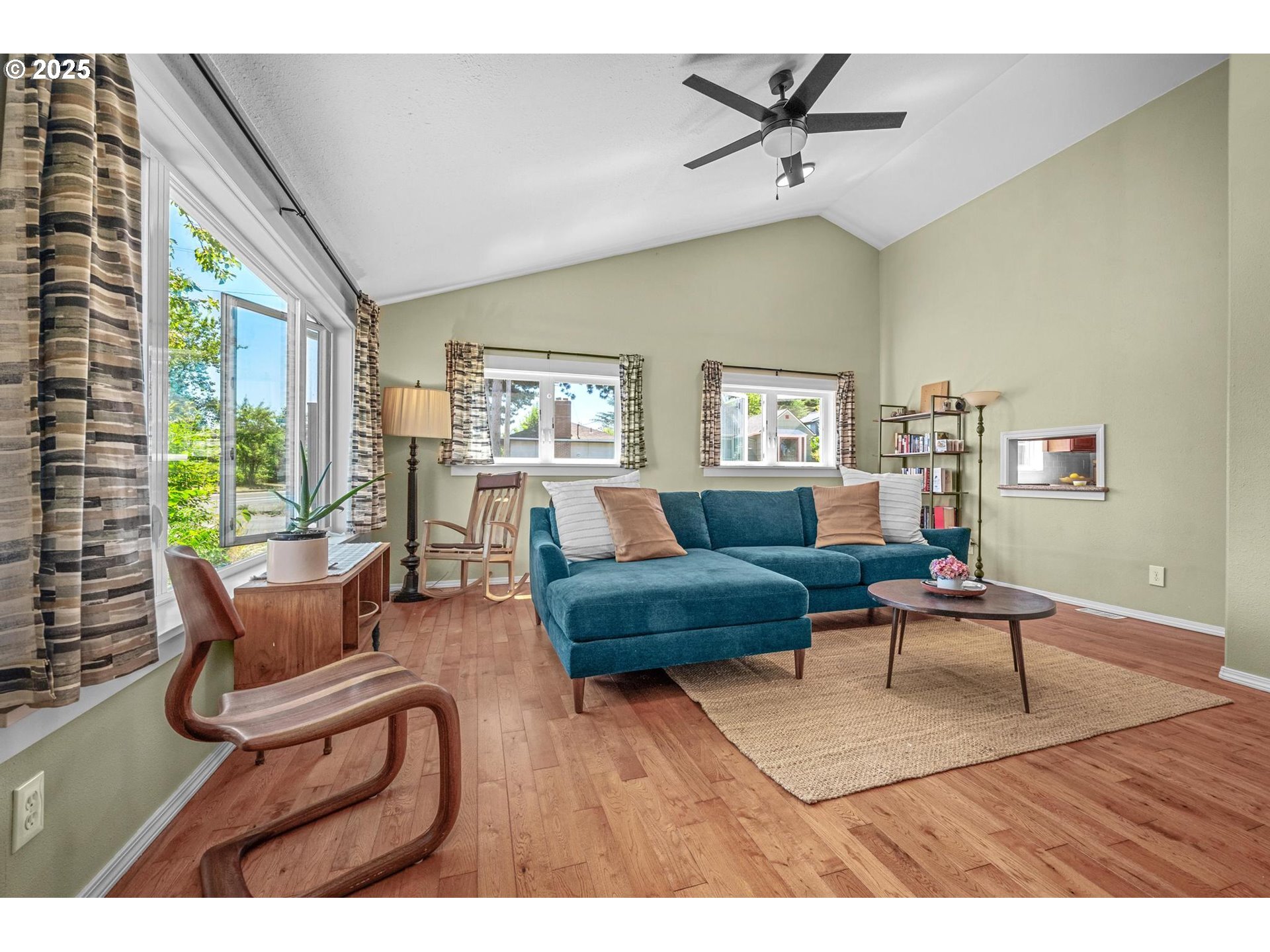 Property Photo: 7119 N Ida Ave OR 97203