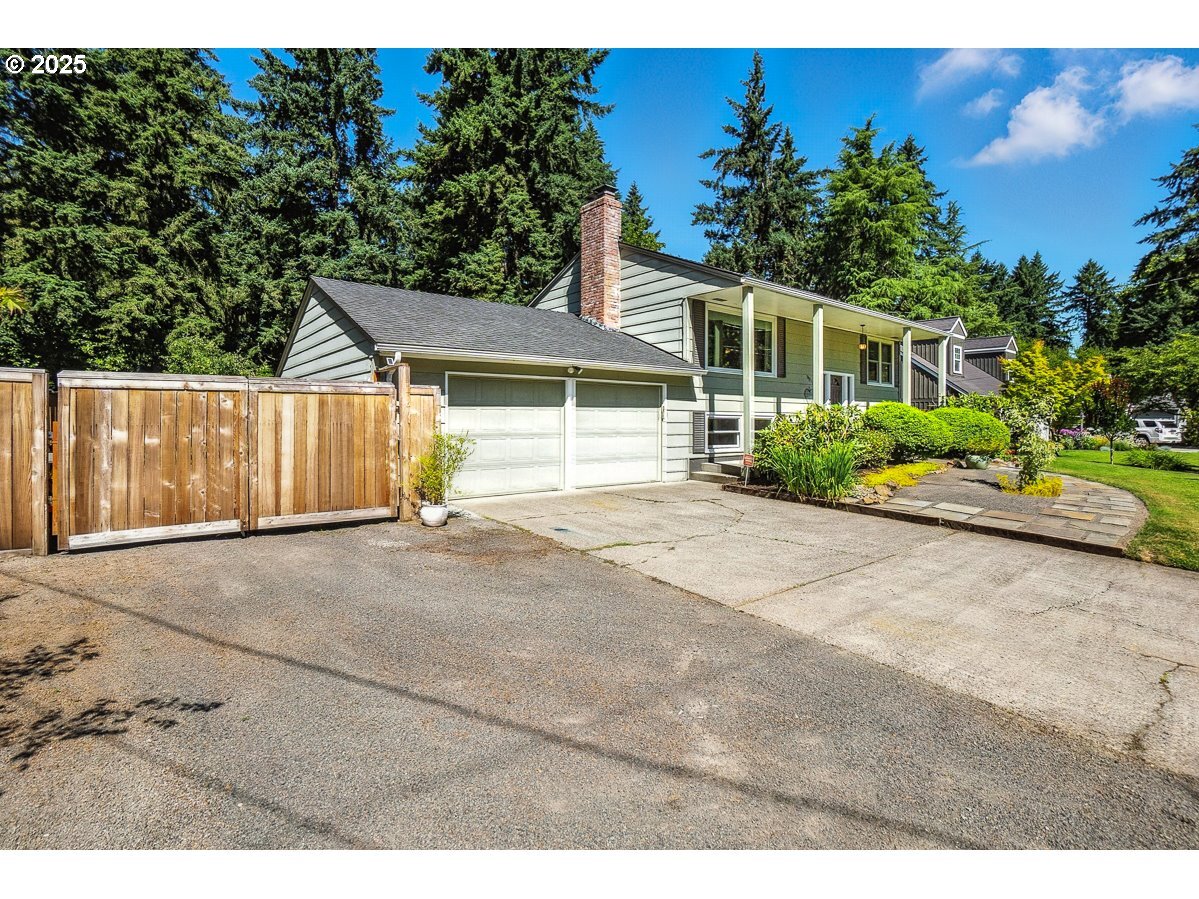 Property Photo: 19211 Terry Ave OR 97035