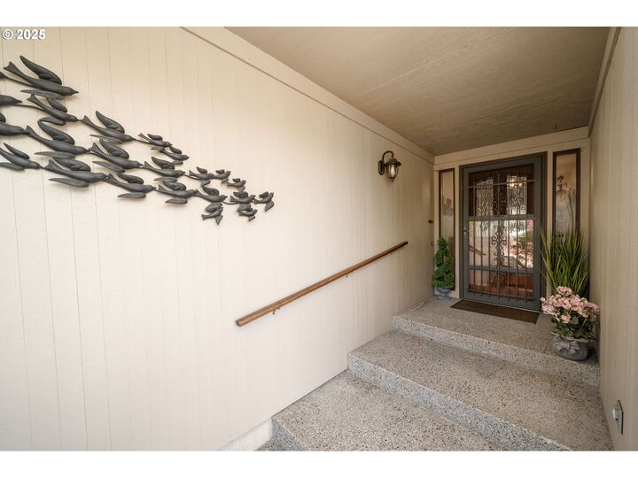 Property Photo: 2037 NE 158th Pl OR 97230