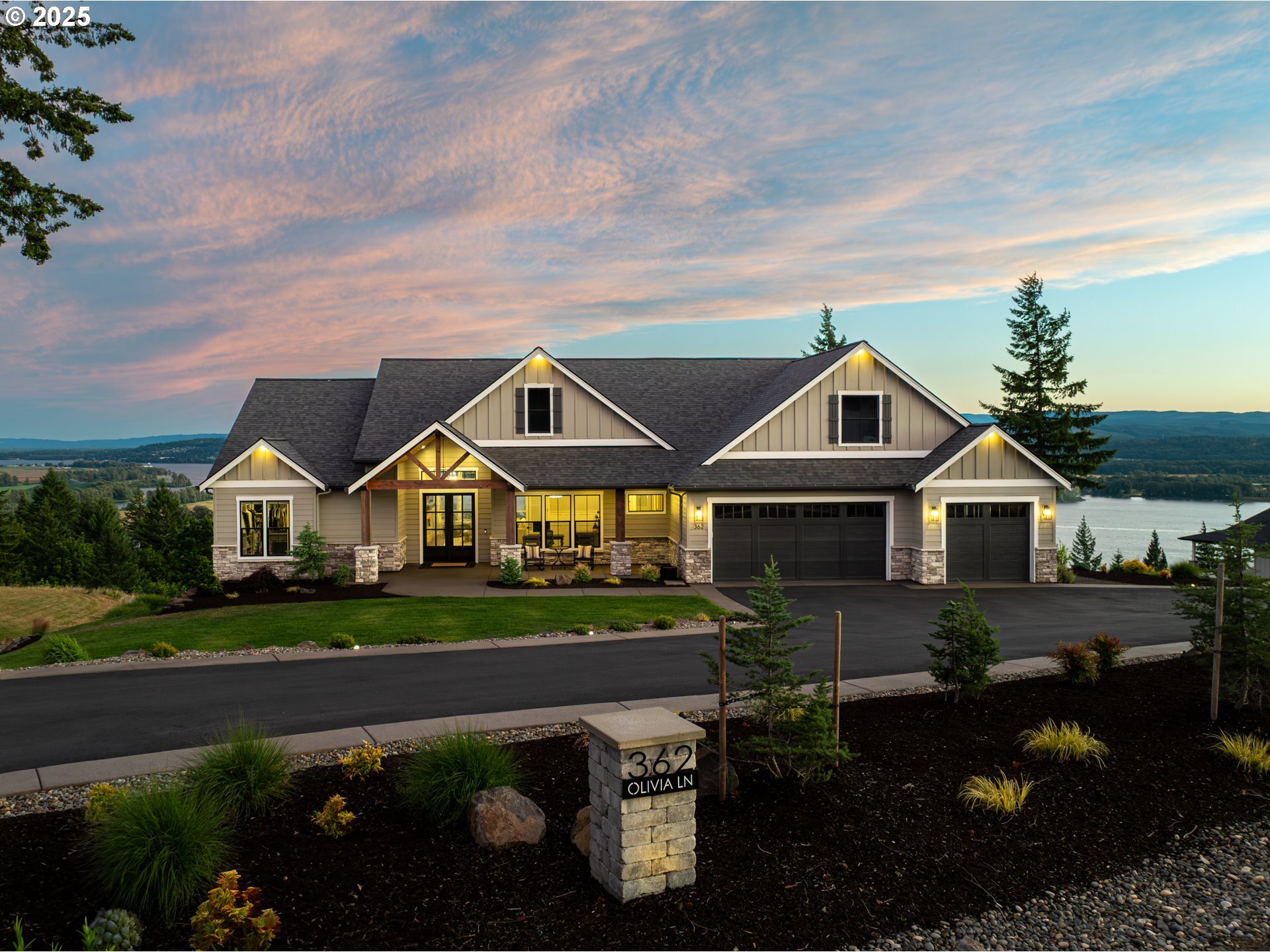Property Photo:  362 Olivia Ln  WA 98625 