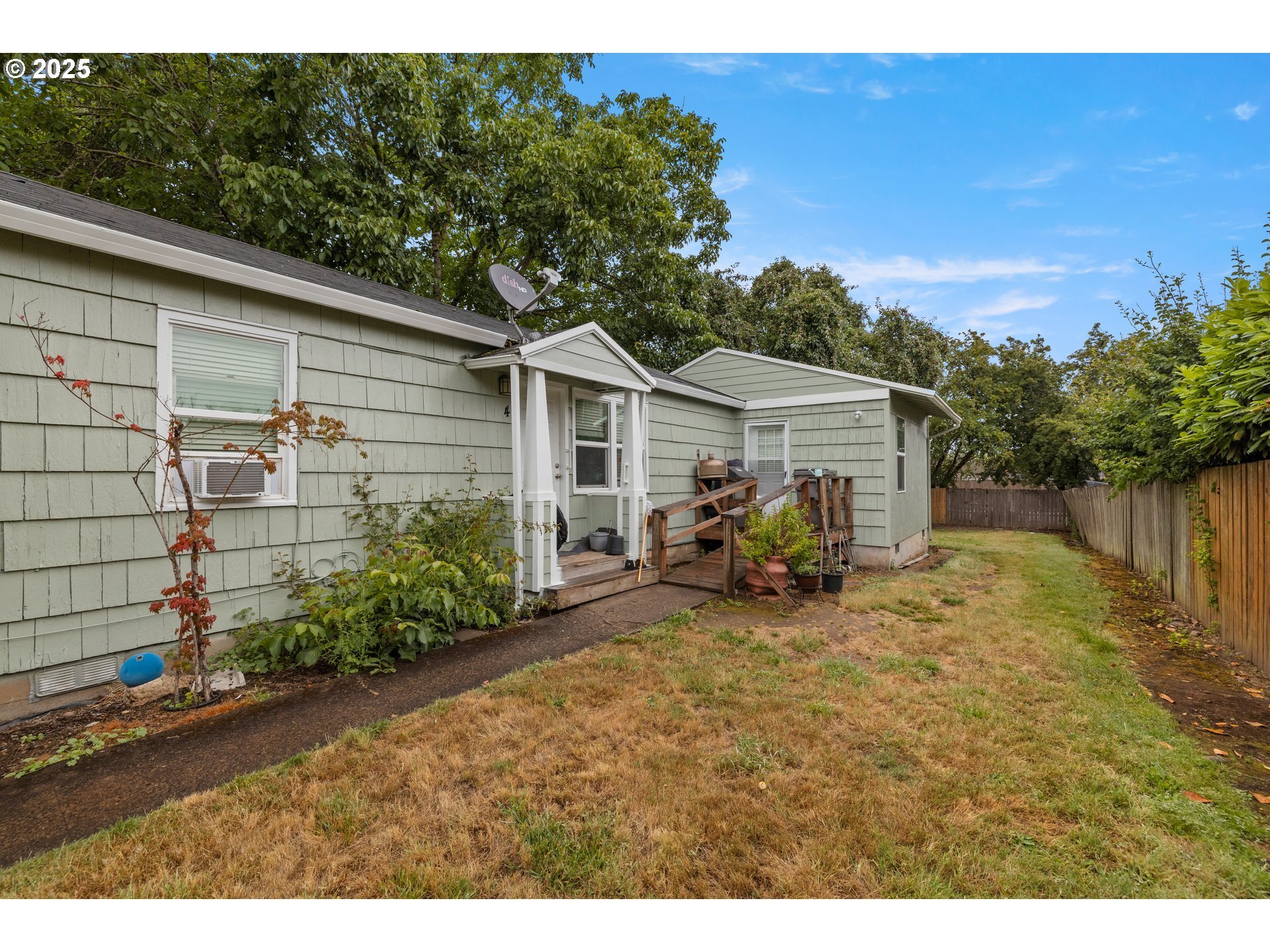 Property Photo: 6200 SE 103rd Ave OR 97266