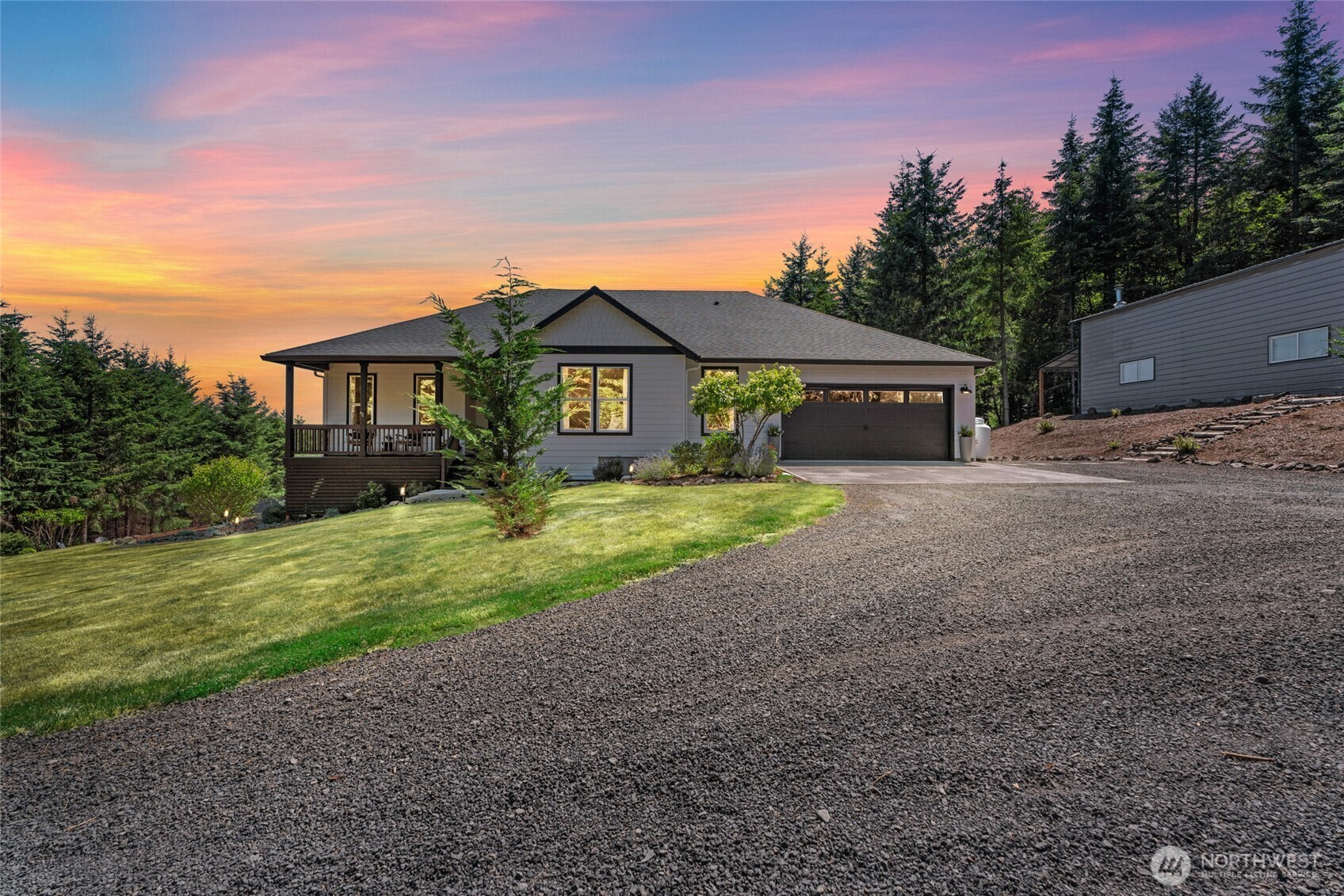 Property Photo: 140 Grand Ridge Road WA 98649