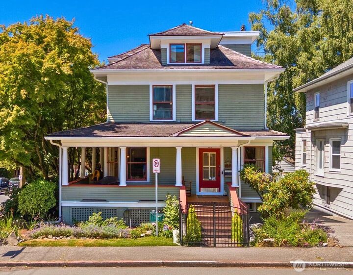 503  12th Avenue E  Seattle WA 98102 photo