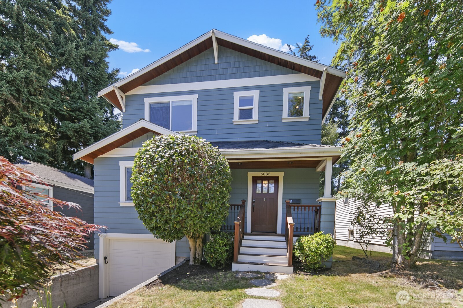 Property Photo: 6035 39th Avenue NE WA 98115