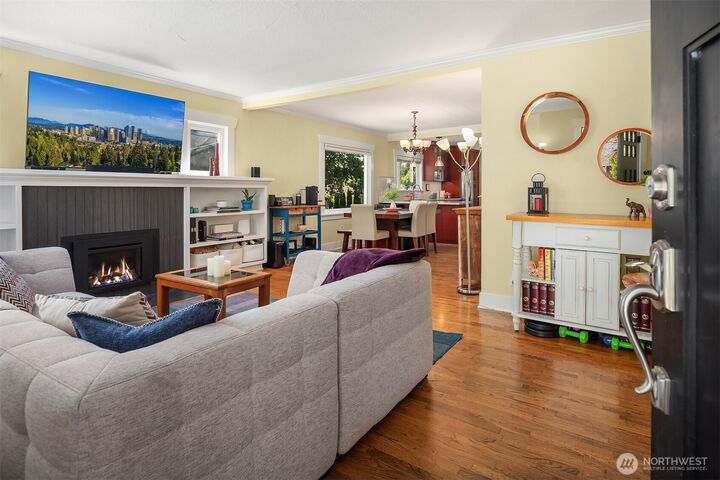 Property Photo:  2920  16th Street  WA 98201 