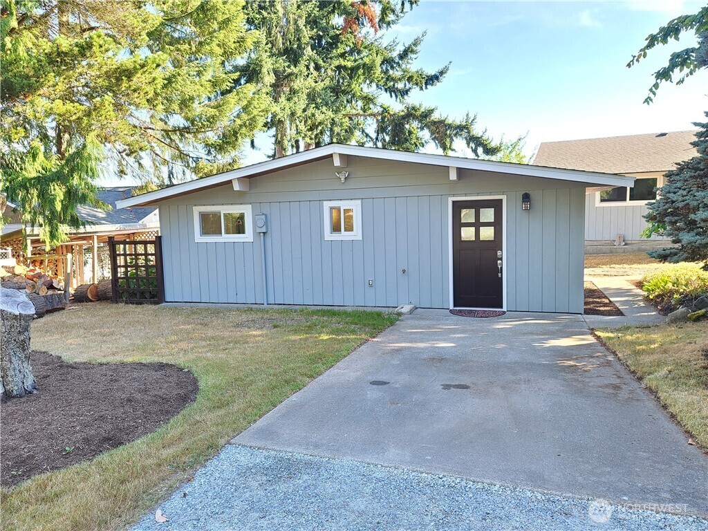 Property Photo: 1359 Crestview Drive B WA 98282