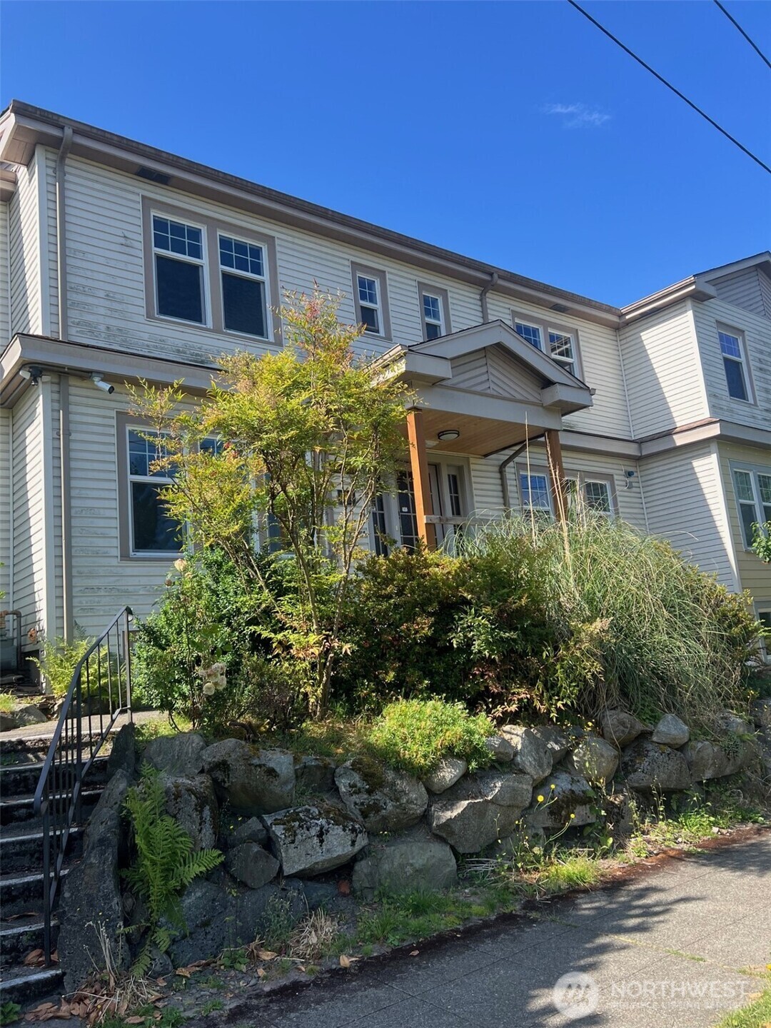 Property Photo: 5071 8th Avenue NE WA 98105