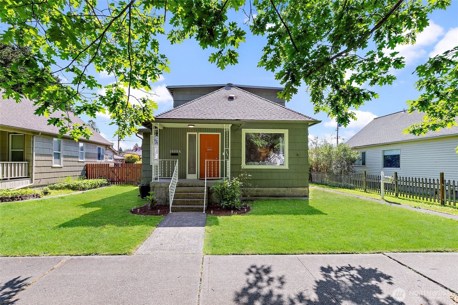 Property Photo:  1609  McDougall Avenue A  WA 98201 