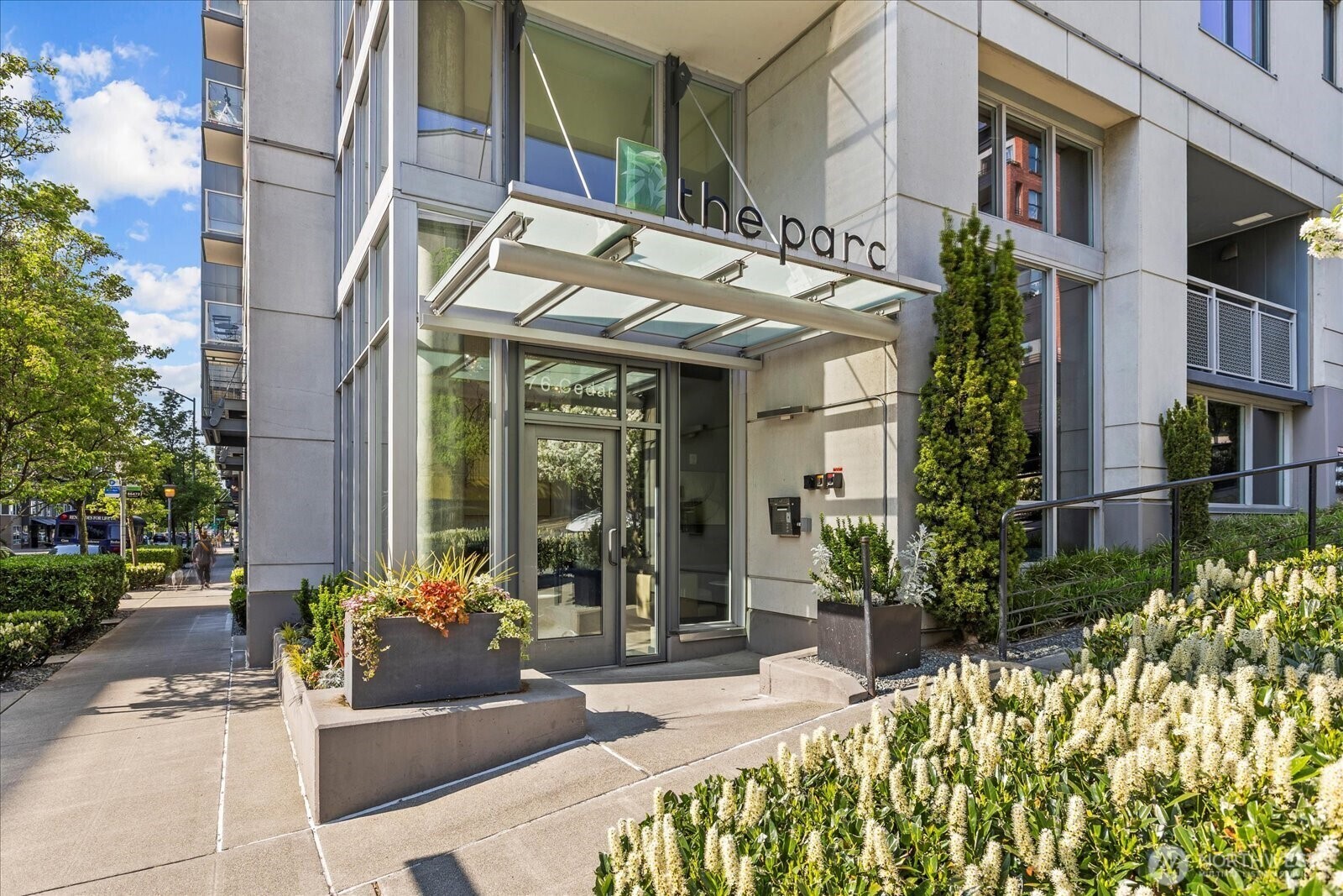 Property Photo: 76 Cedar Street Ph07 WA 98121