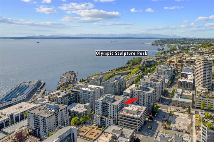 Property Photo: 76 Cedar Street Ph07 WA 98121