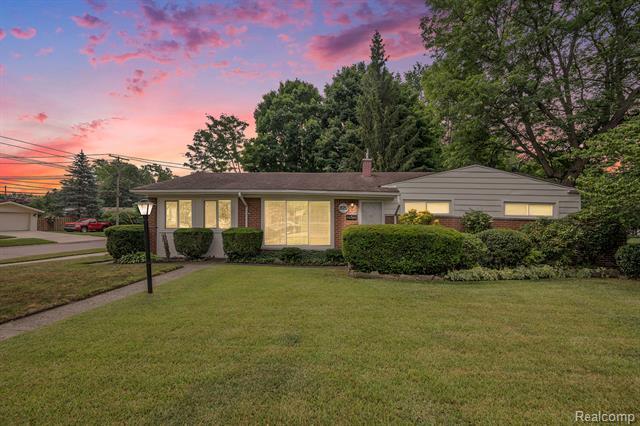 Property Photo: 18751 Norwich Road MI 48152