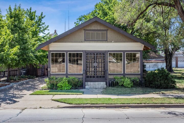 Property Photo:  1129 S Washington Ave  KS 67211 