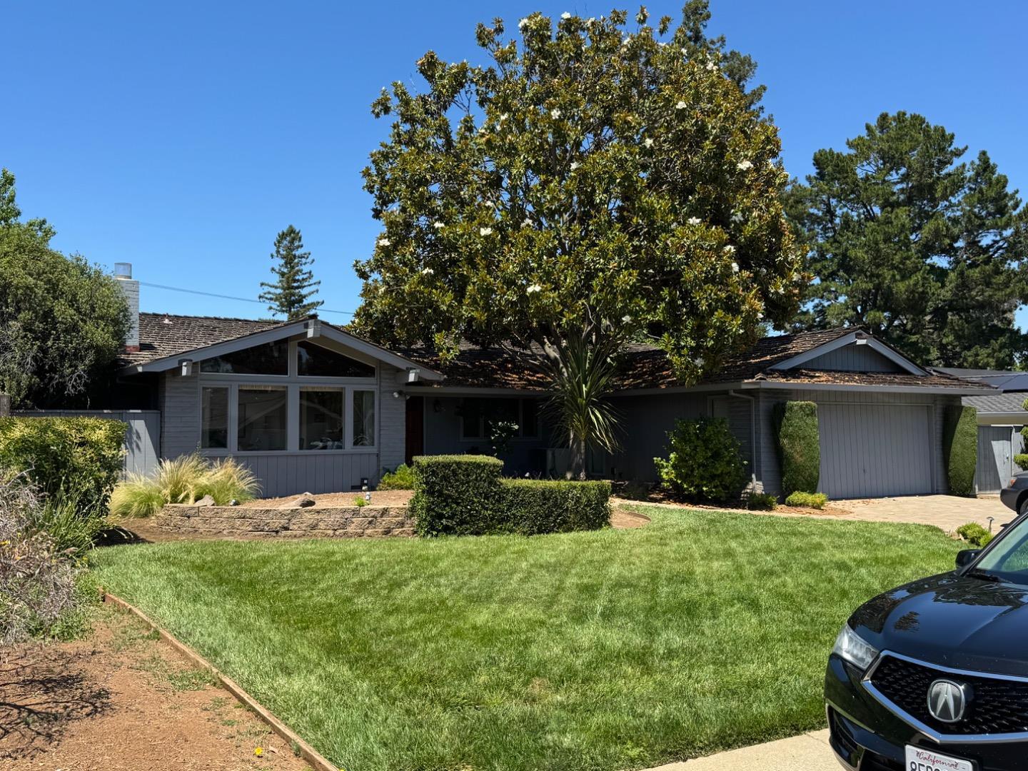 Property Photo: 665 San Martin Place CA 94024