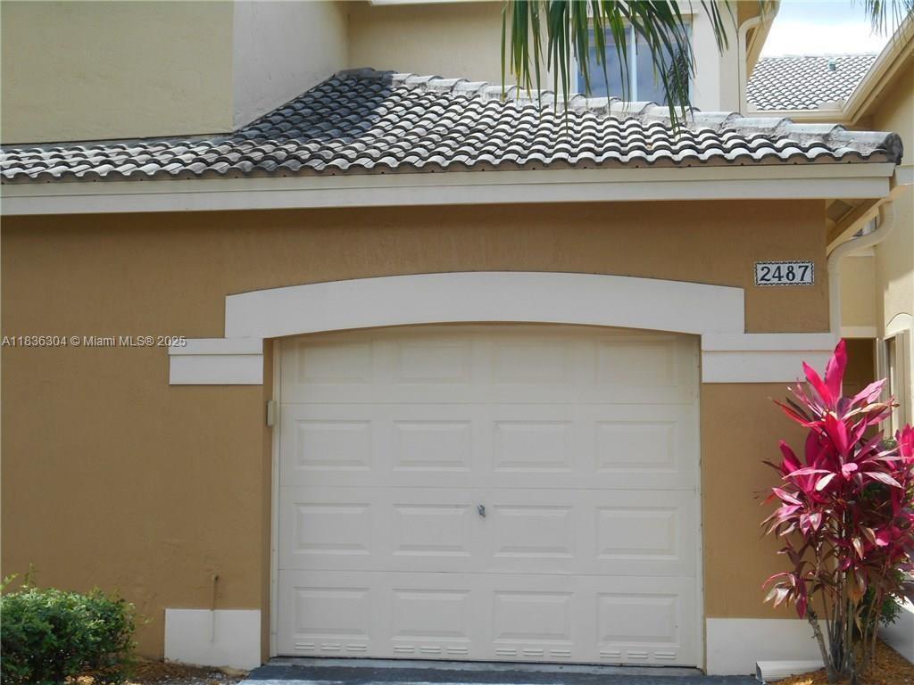 Property Photo: 2487 Cordoba Bnd FL 33327