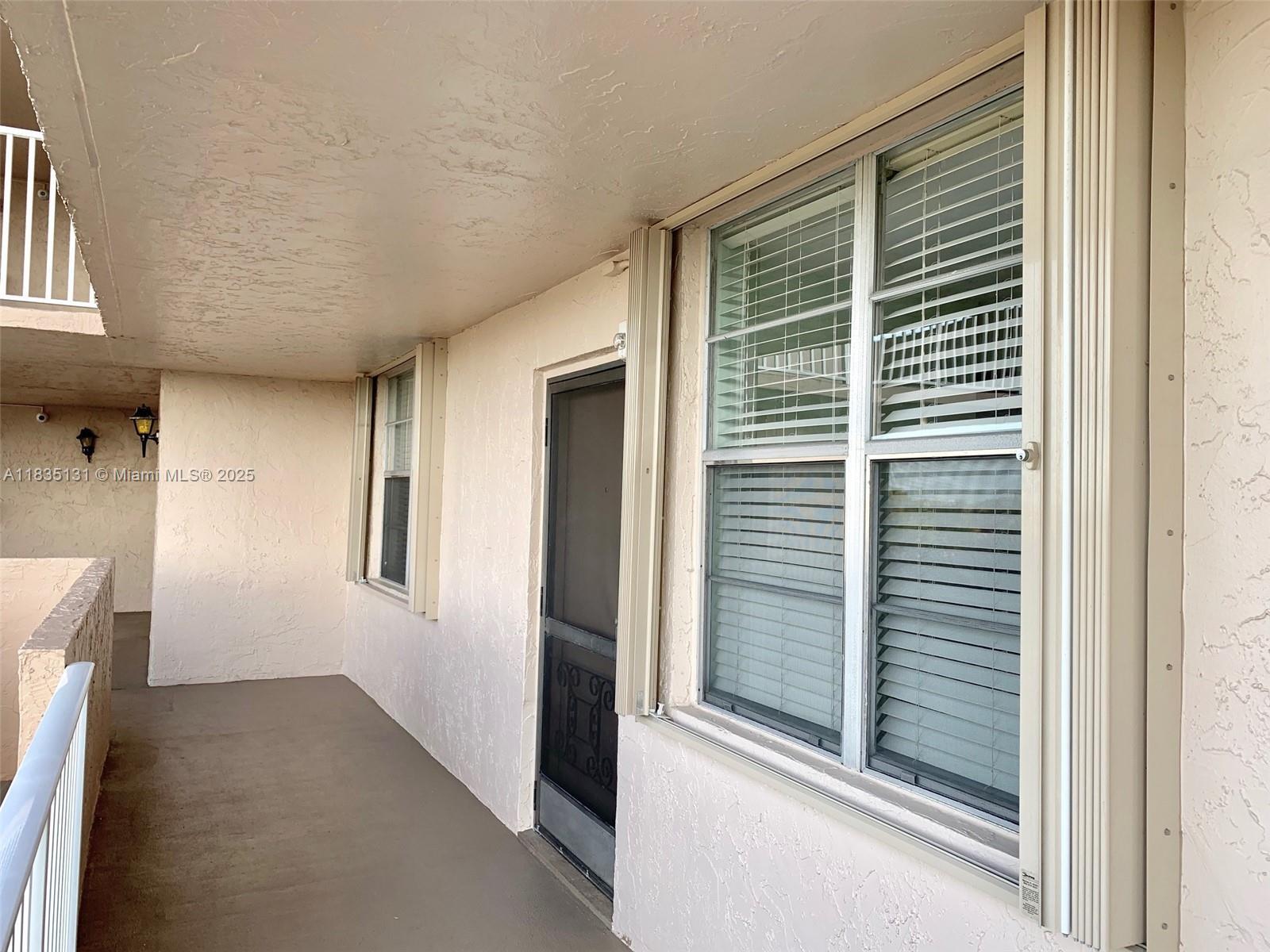 Property Photo: 250 Jacaranda Dr 507 FL 33324