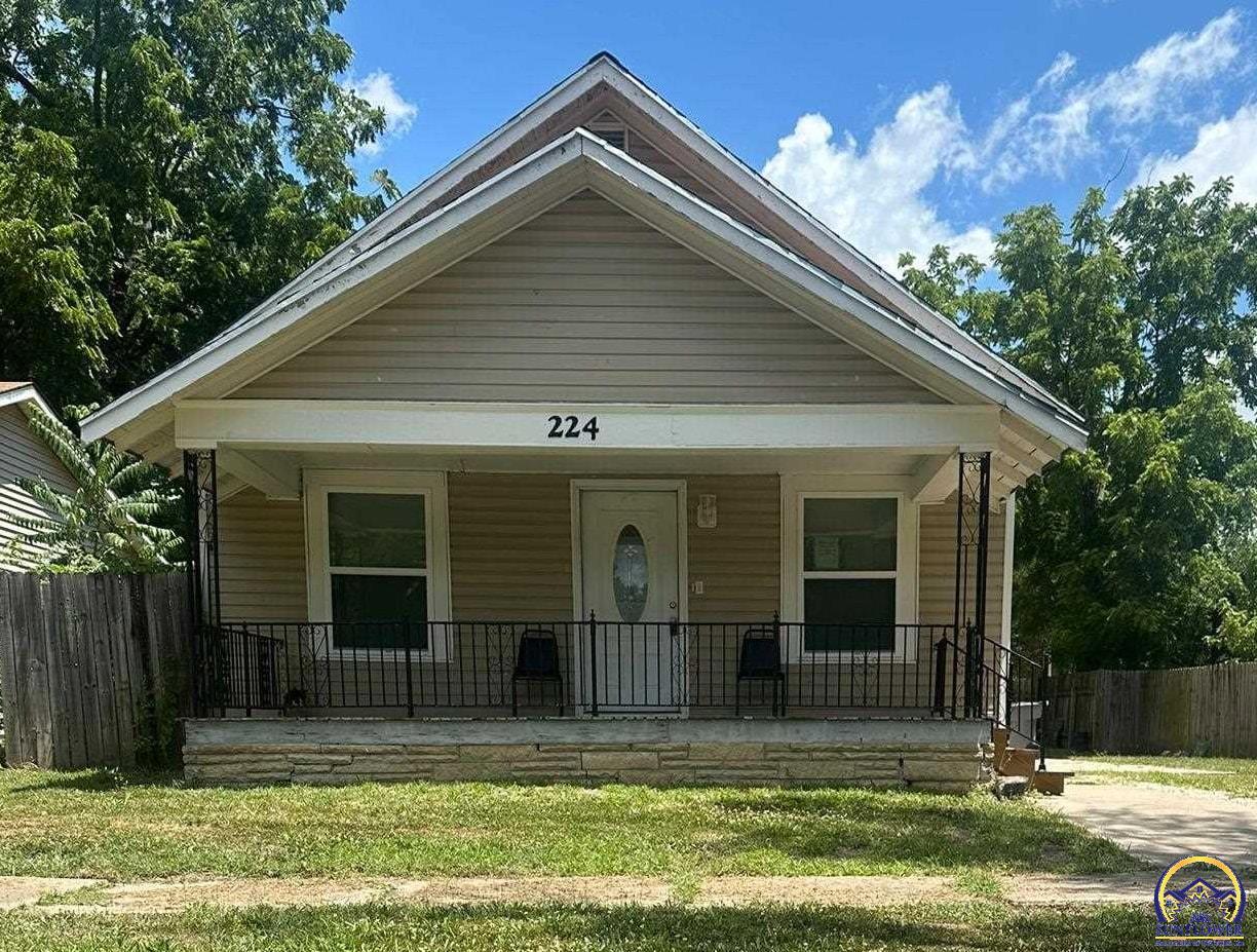Property Photo:  224 S Merchant  KS 66801 