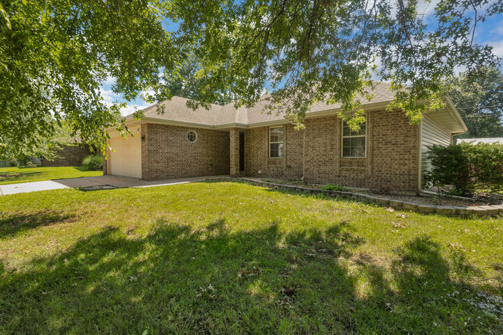 Property Photo:  519 N Lynette Avenue  MO 65738 