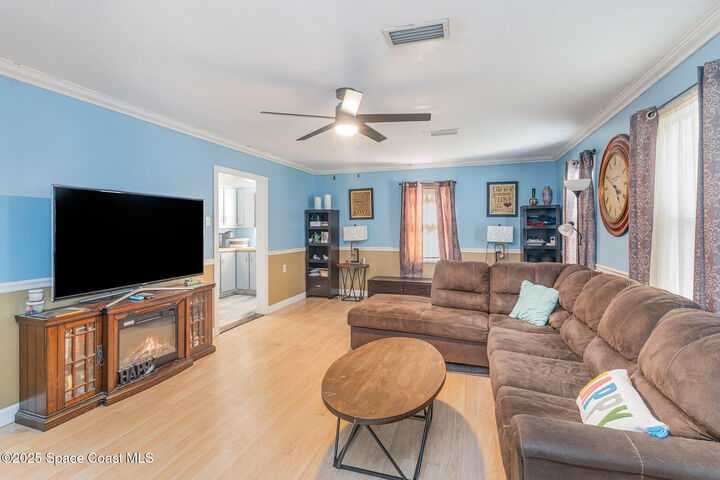 Property Photo: 825 27th Avenue FL 32960