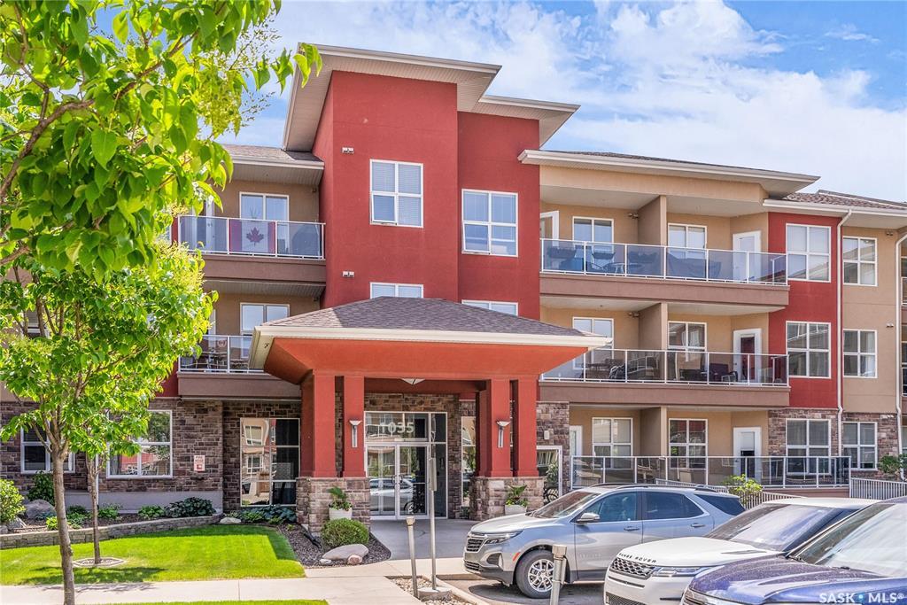 Property Photo: 1035 Moss Avenue 310 SK S7H 2E5