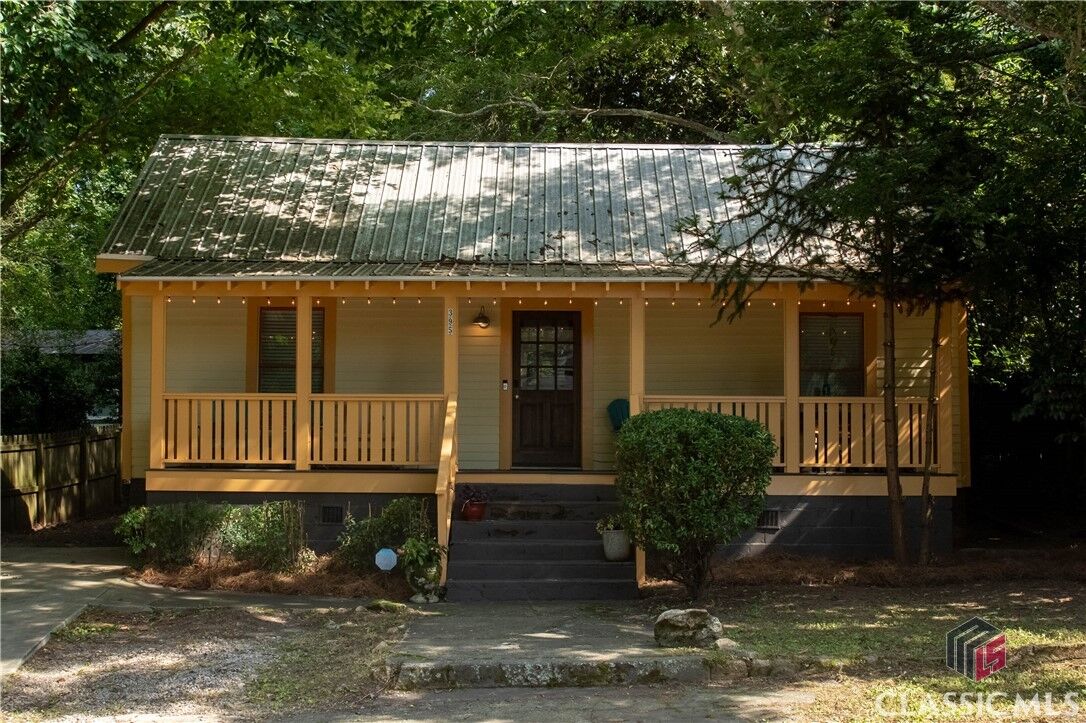 Property Photo: 395 Cleveland Avenue GA 30601
