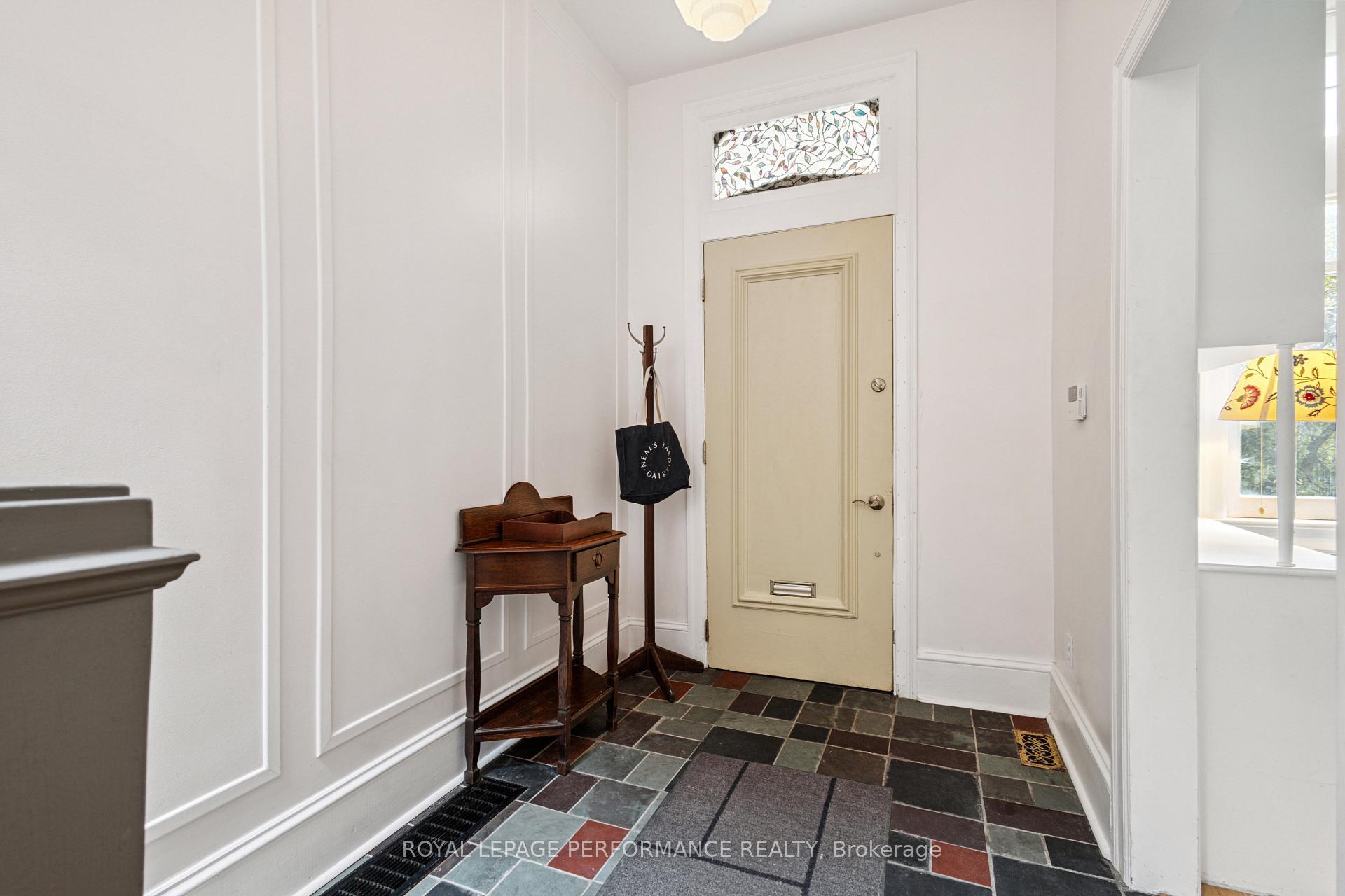 Photo de la propriété: 81 Mackay Street ON K1M 2E4