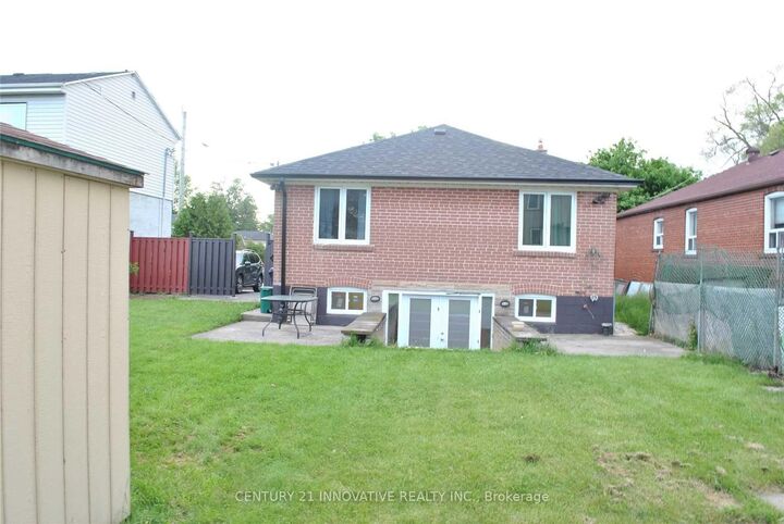 Property Photo:  985 Victoria Park Avenue Bsmt 1+1  ON M4B 2J4