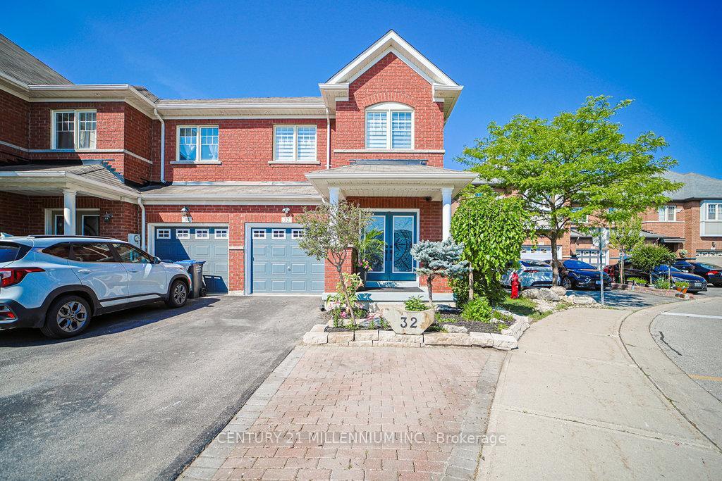 32 Davenhill Road  Brampton ON L6P 3E1 photo