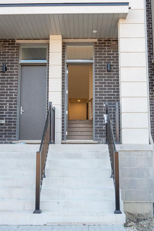 Photo de la propriété: 142 Landsbridge Street ON L7E 2E1