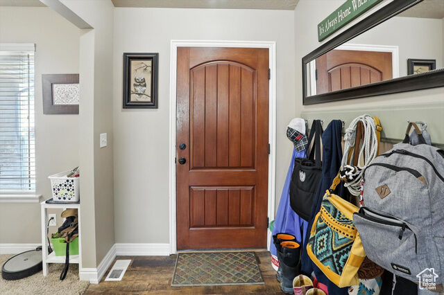 Property Photo: 758 N 400 E UT 84337