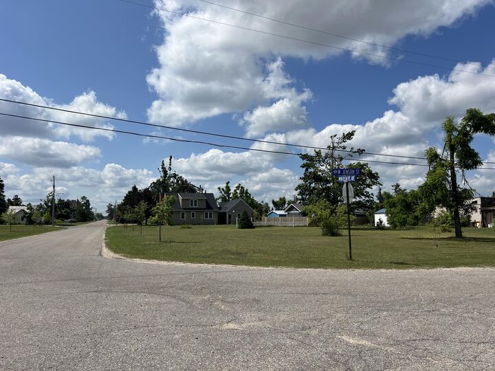 415 N Illinois Avenue  Gaylord MI 49735 photo