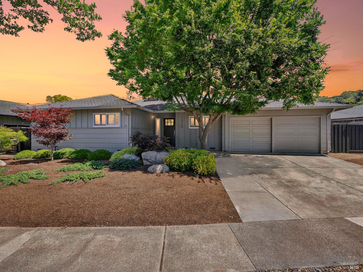 Property Photo: 1215 Moss Rock Court CA 95404