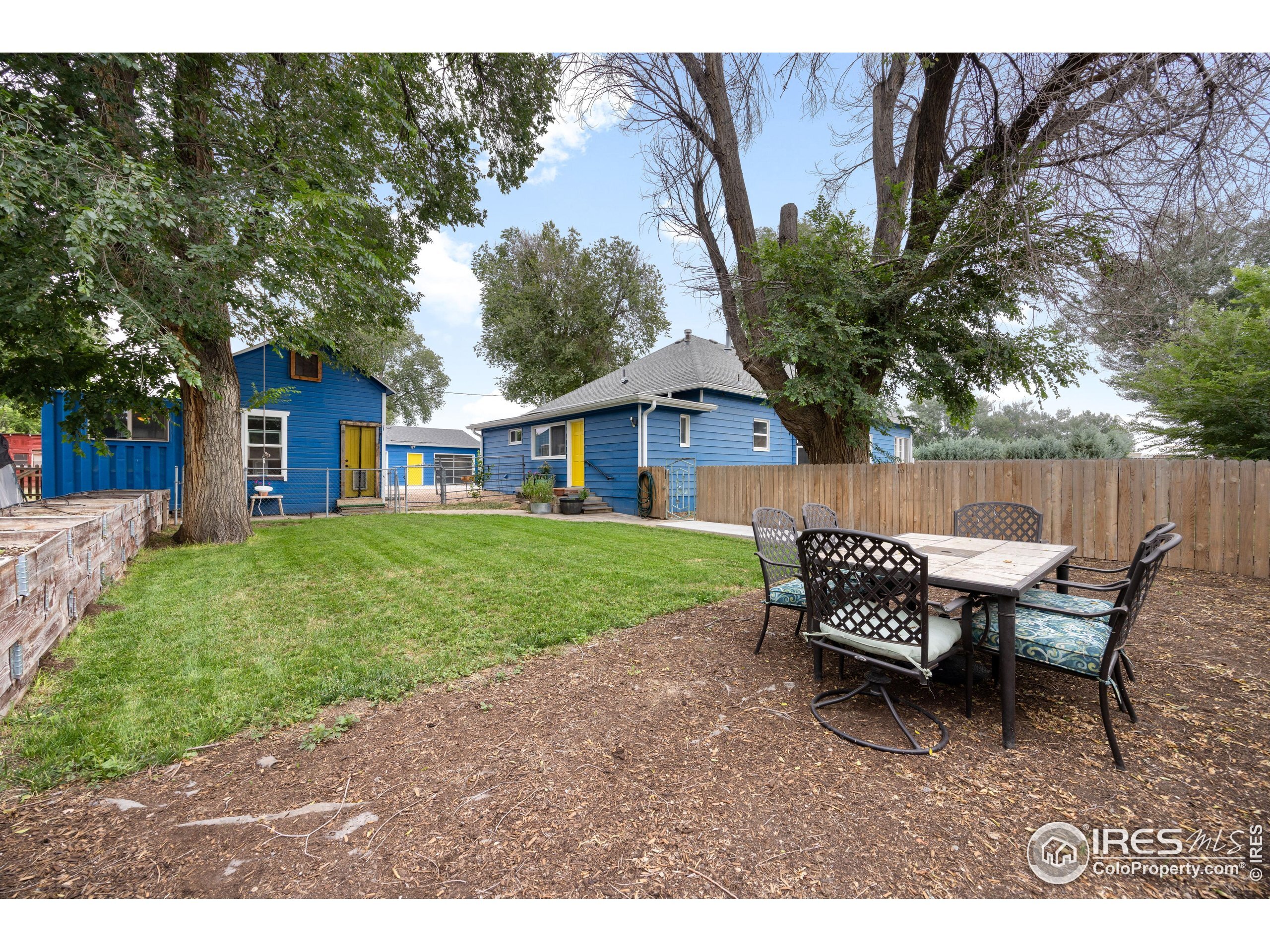 Property Photo: 1327 Poplar St CO 80534