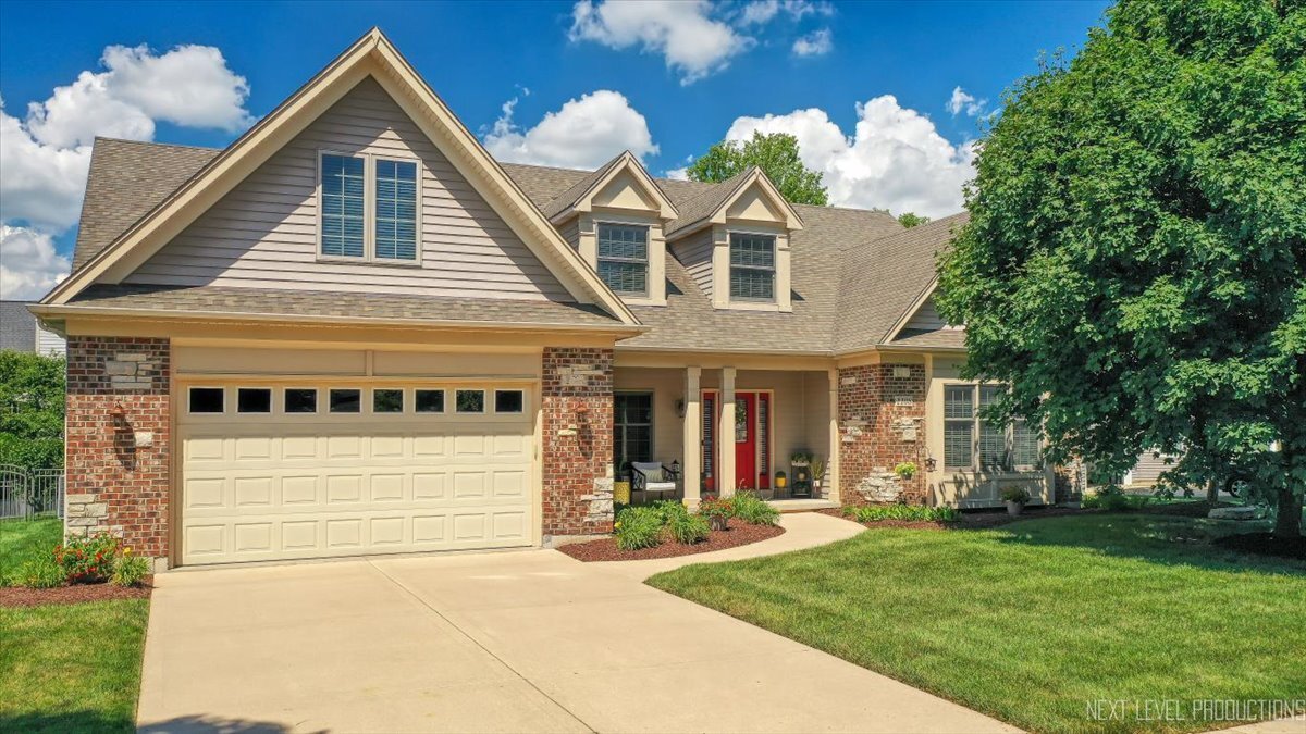 Property Photo: 1108 Independence Avenue IL 60119