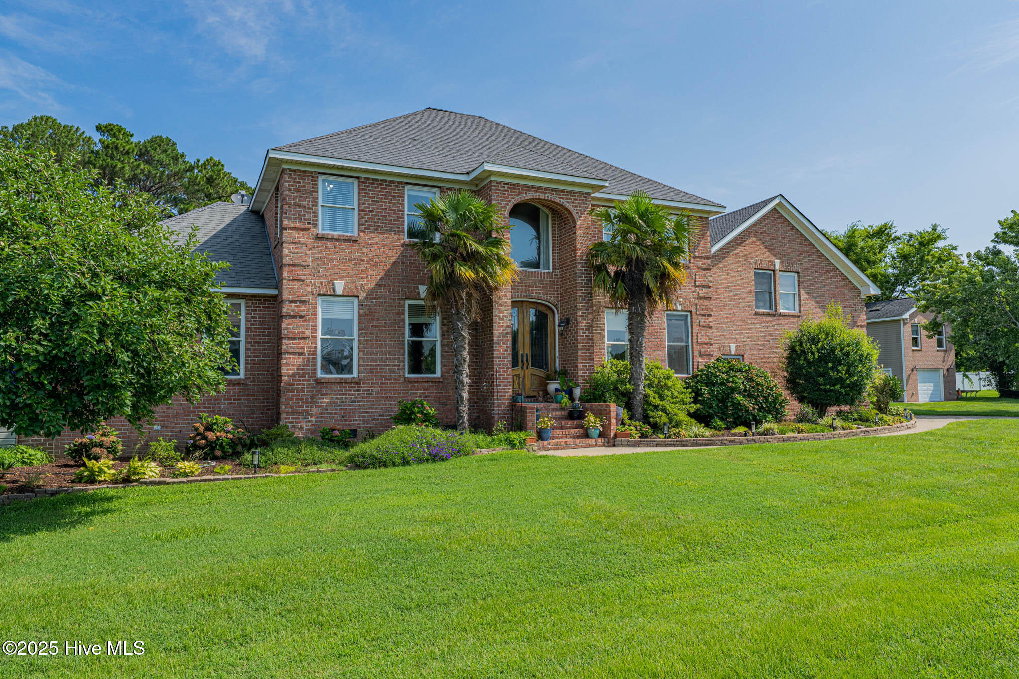 Property Photo: 118 Neversail Way NC 27923