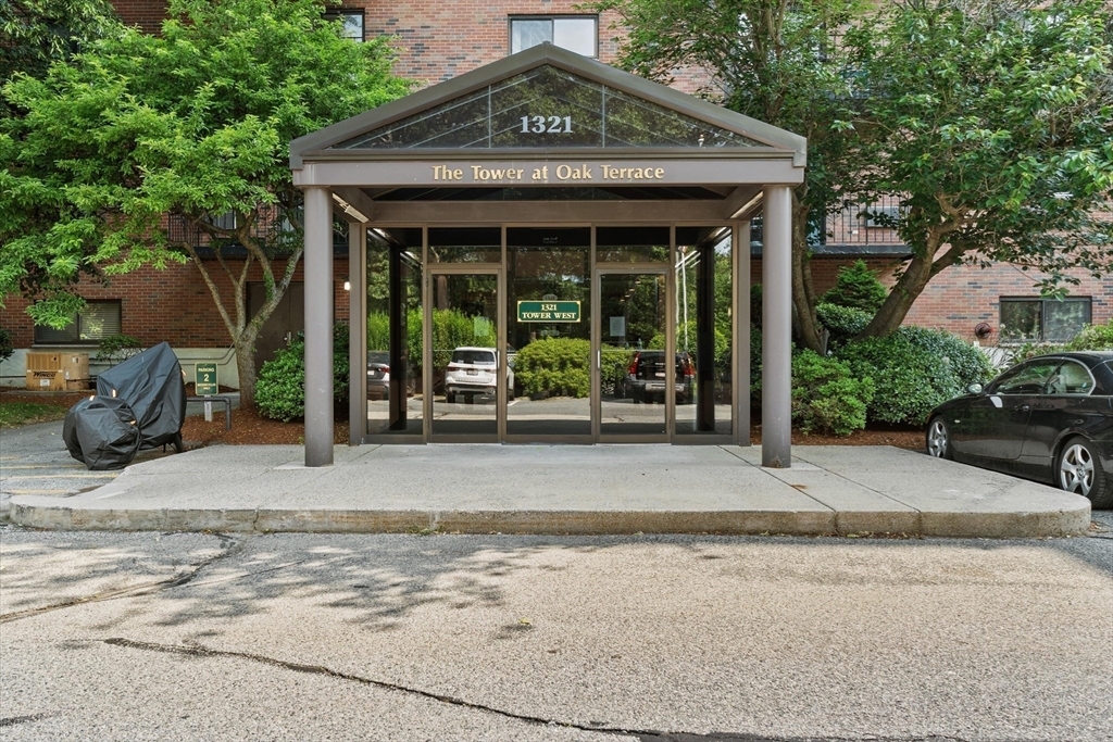 Property Photo: 1321 Worcester Rd 611 MA 01701