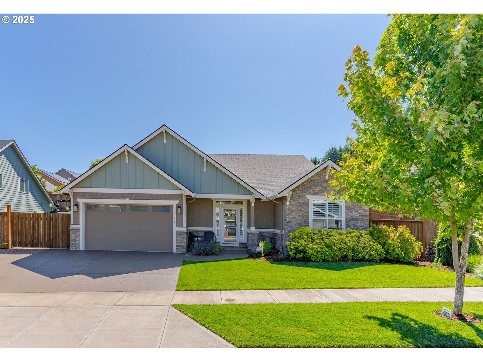 Property Photo:  7166 Clover Creek Dr S  OR 97306 