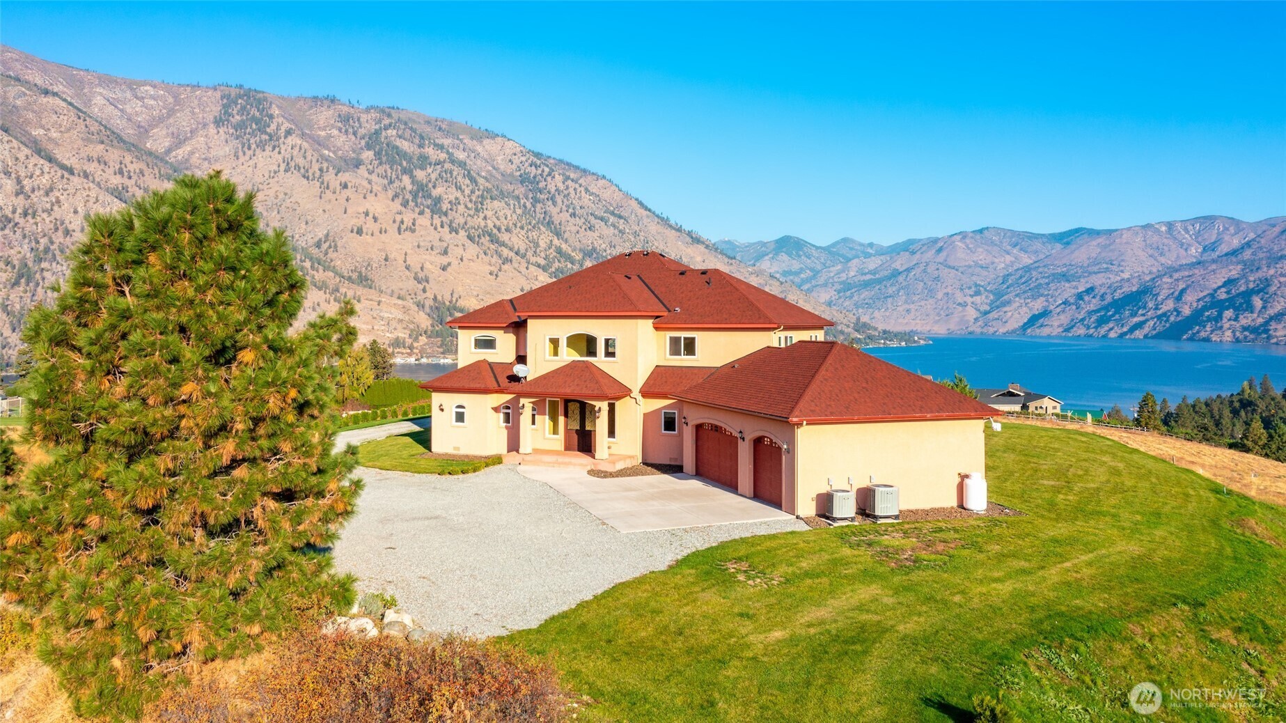 Property Photo: 555 Loop Avenue WA 98831