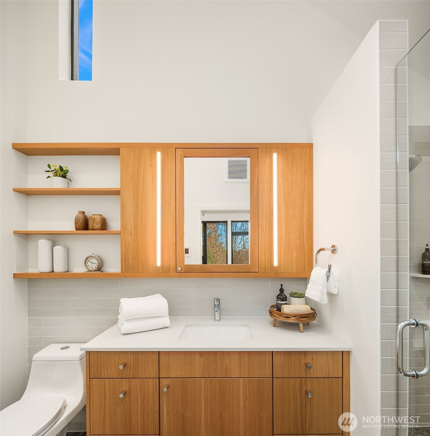 Property Photo:  8054 A  Brooklyn Avenue NE  WA 98115 