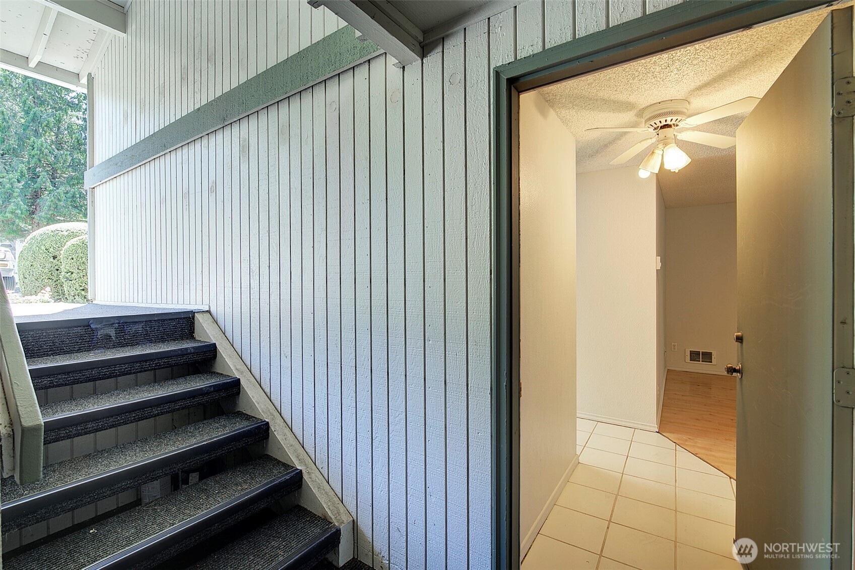 Property Photo: 421 S 321 Place C4 WA 98003