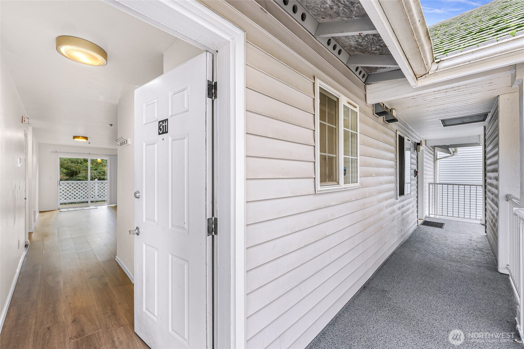 Property Photo:  2713 W Maplewood Avenue 311  WA 98225 
