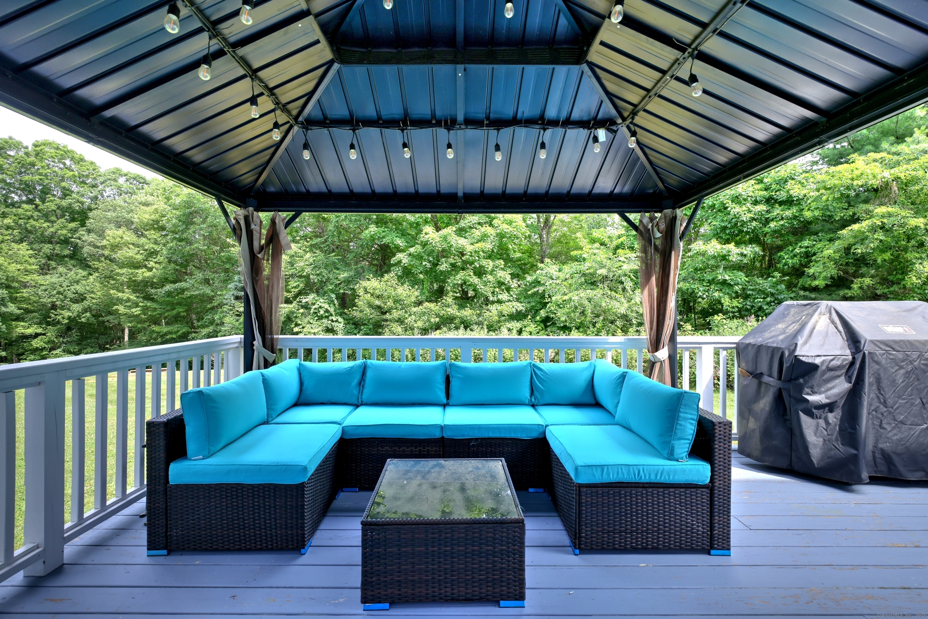 Property Photo:  8 Dogwood Court  CT 06525 