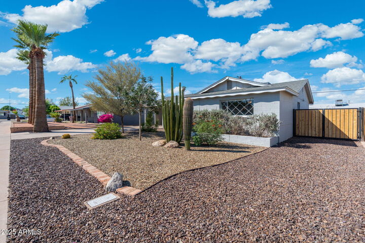 Property Photo:  7240 E Garfield Street  AZ 85257 