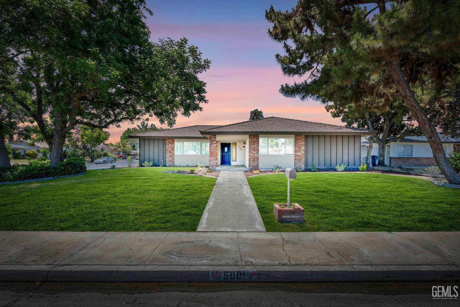 5001 Sea Star Lane  Bakersfield CA 93309 photo