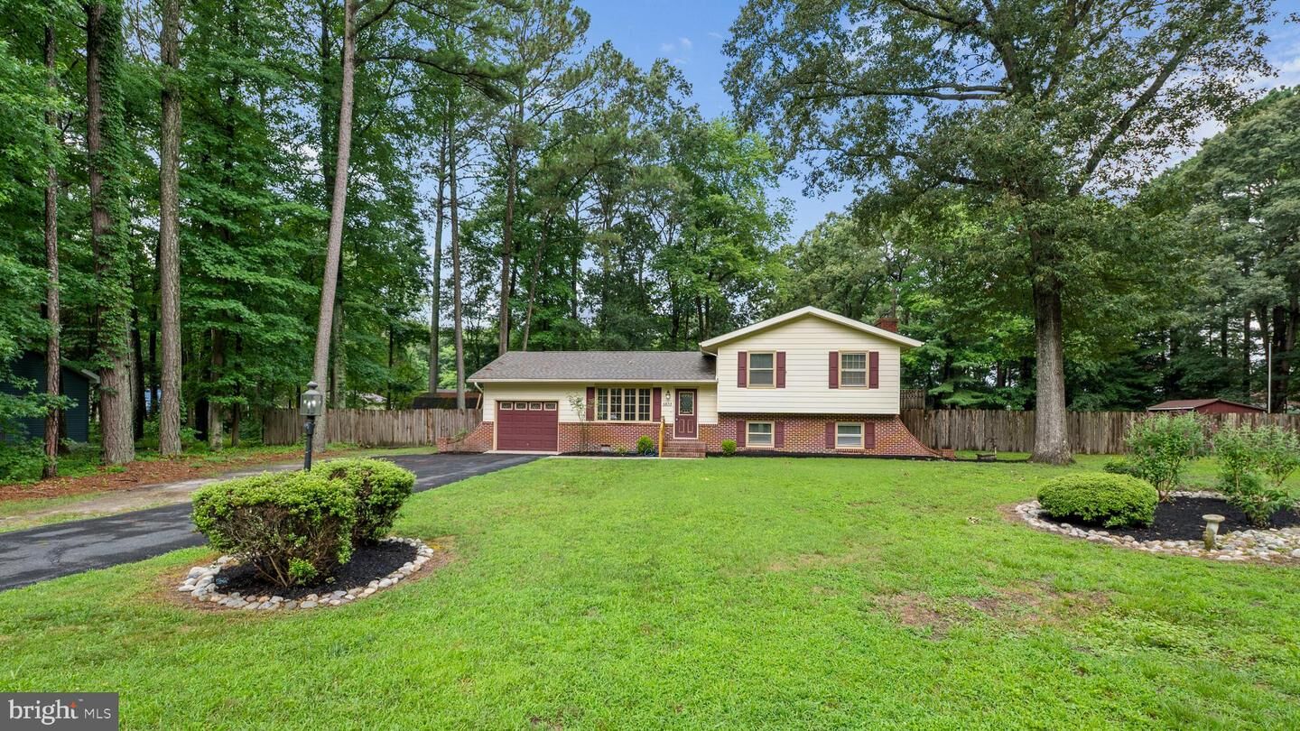 Property Photo:  5833 Cumberland Drive  MD 21804 