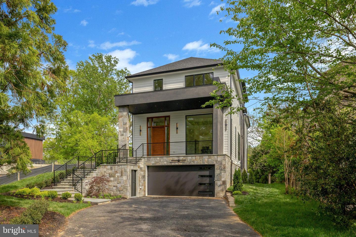 Property Photo: 1853 Massachusetts Avenue VA 22101