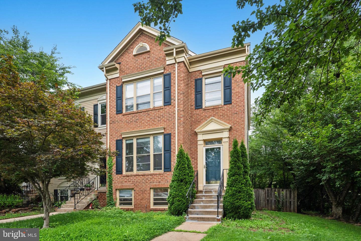 14311 Winding Woods Court  Centreville VA 20120 photo