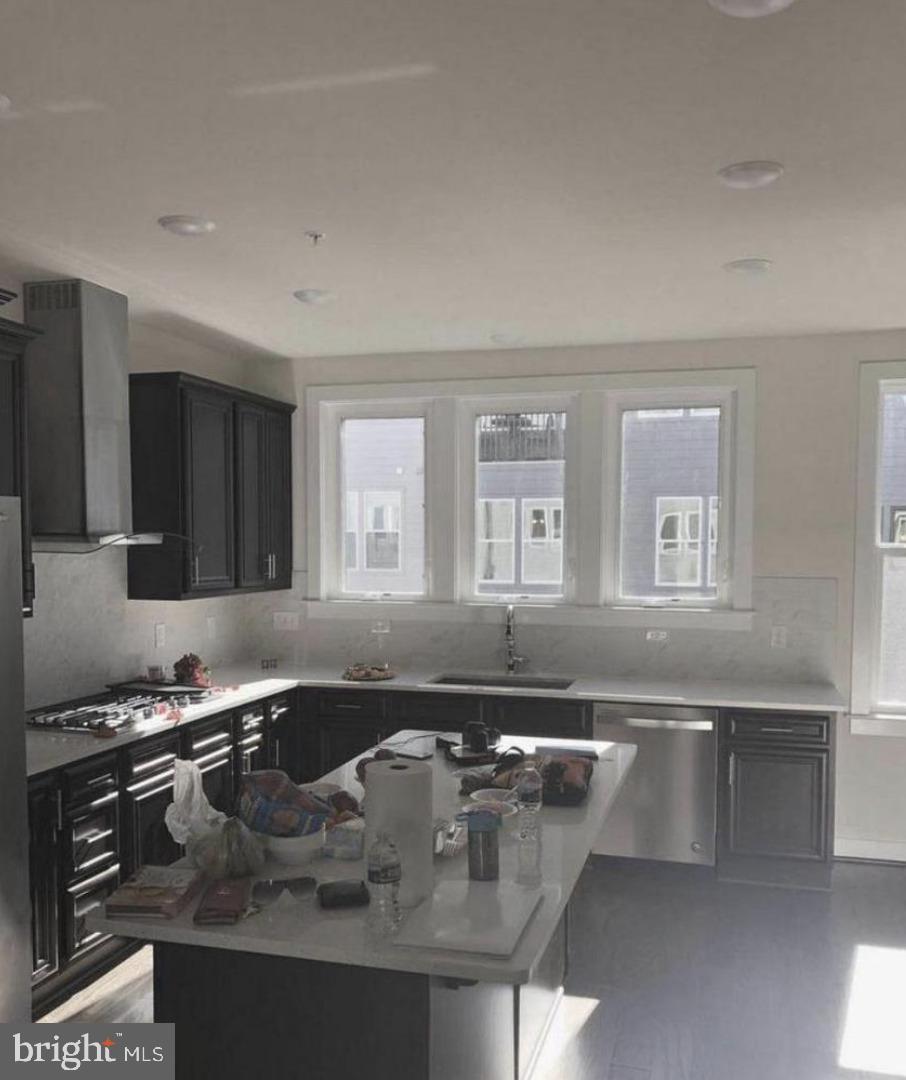 Property Photo: 13390 Sherwood Park Lane VA 20171