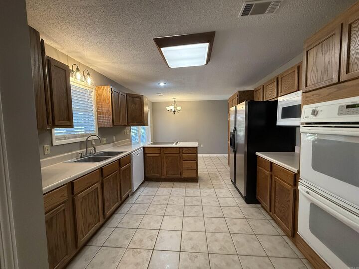 Property Photo:  1905 Glendale  AR 72450 